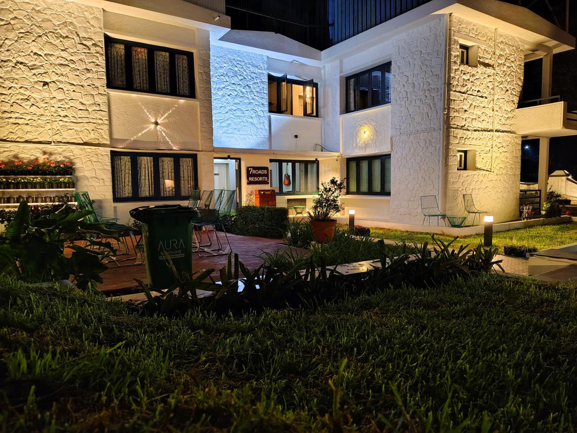7 Roads Resort 50Mts To Lake โกไดกานัล ภายนอก รูปภาพ